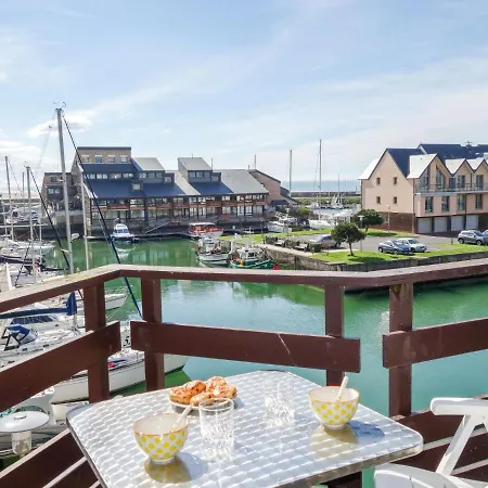 Apartment Les Marinas By Interhome Deauville