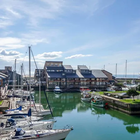 Apartment Les Marinas By Interhome