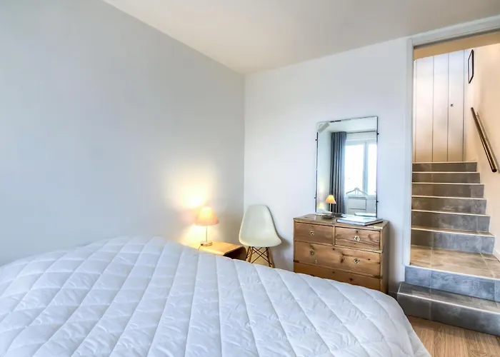 Les Marinas-3 By Interhome