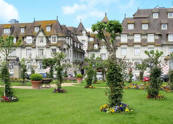 Les Marinas-3 By Interhome